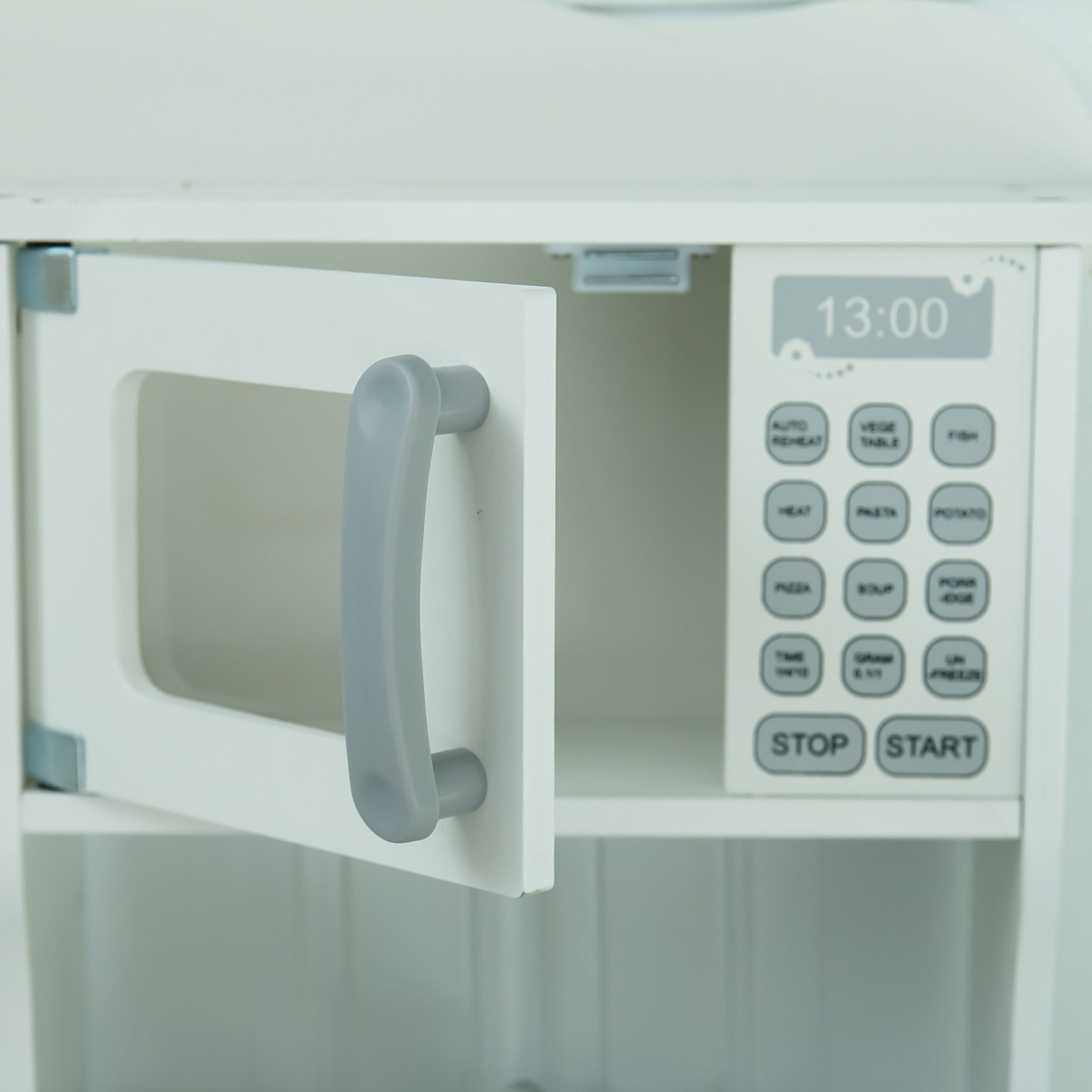 Drvena kuhinja za djecu s mikrovalnom pećnicom