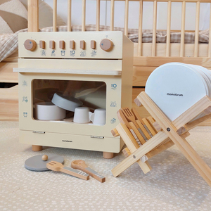 Drvena perilica posuđa s priborom