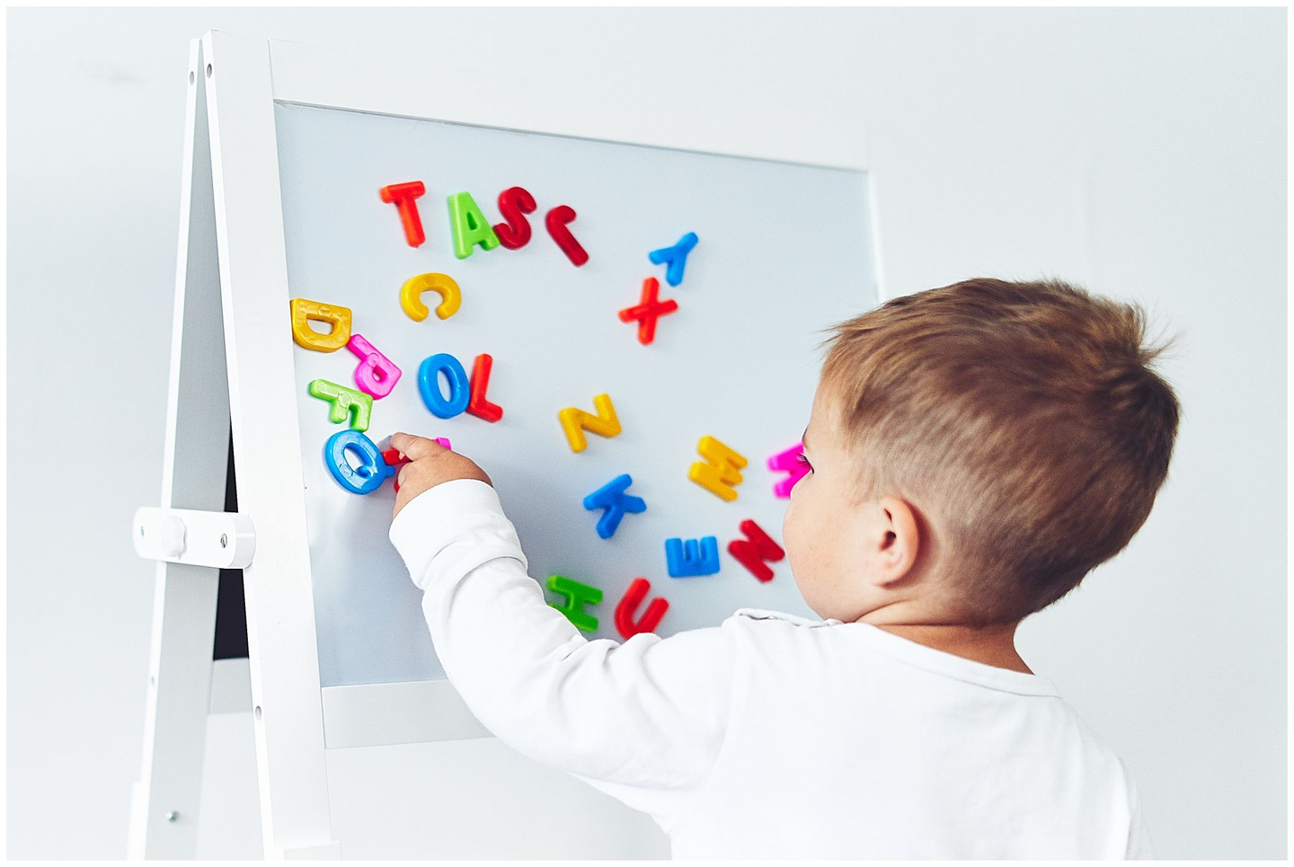 Dvostrana edukativna ploča: magnetna i kreda - suhobrisanje, drvena, dječja, sklopiva