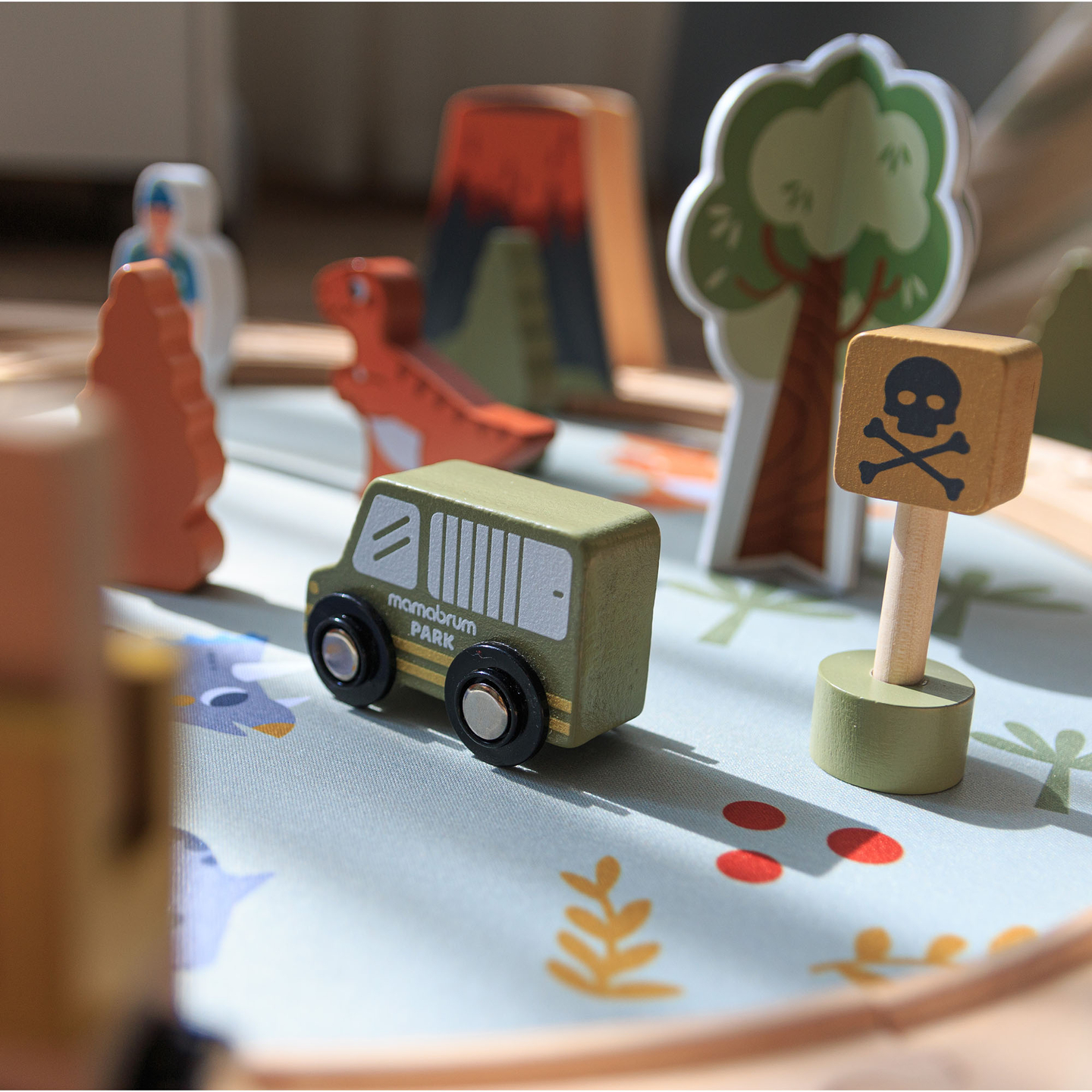 Dino Park drveni vlak s protukliznom podlogom - dinosauri, vlak, tračnice, vulkan, zvono