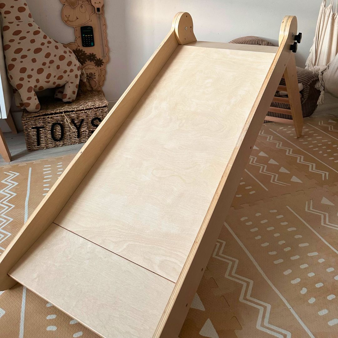 Drveni tobogan sa ljestvama za djecu