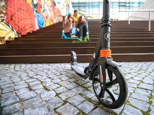 HyperMotion DRAGSTER gradski skuter crni