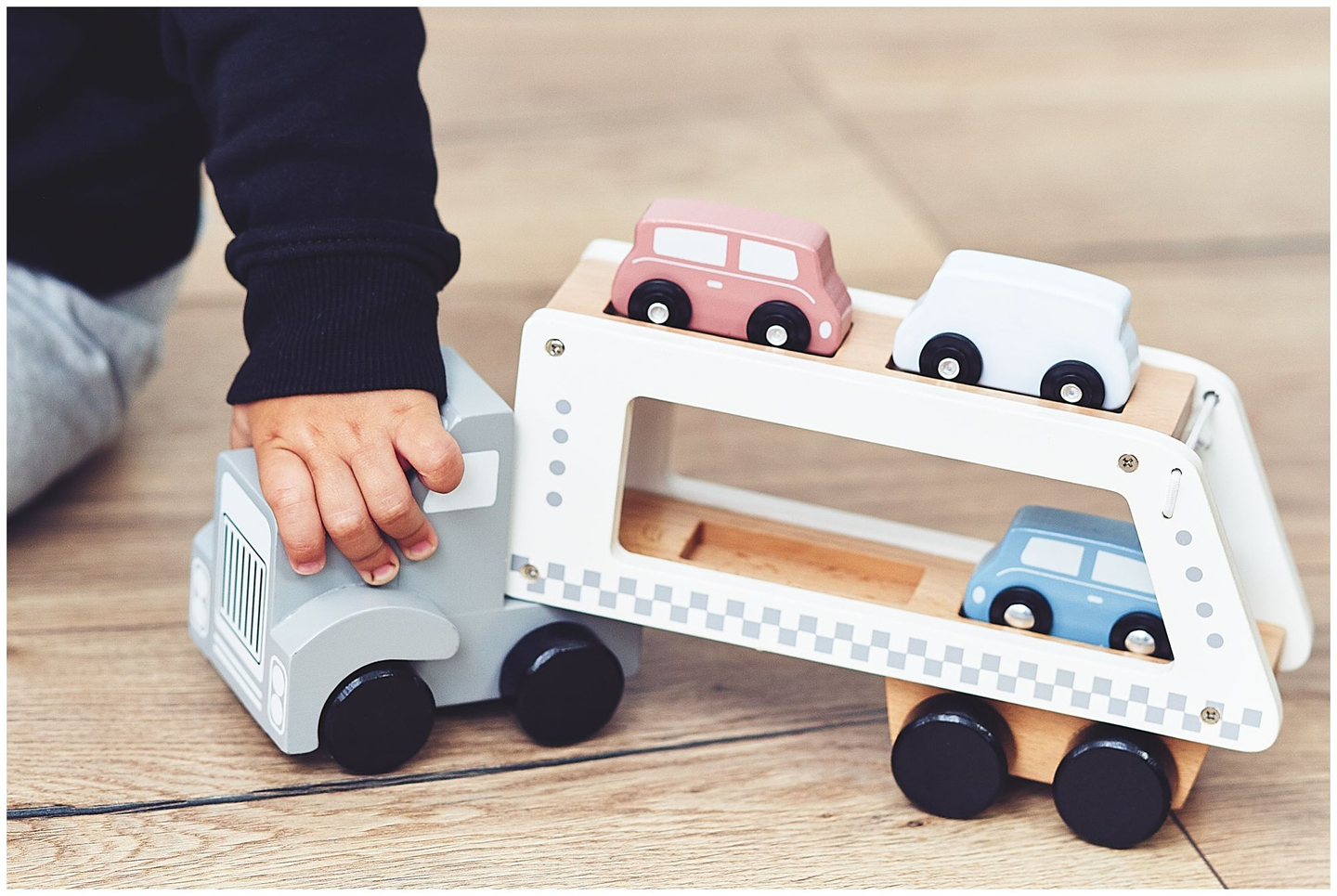 Drveni kamion - poluprikolica sa 4 automobila