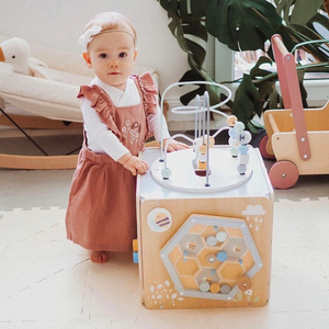 Velika drvena kocka za aktivnosti s petljom - Montessori