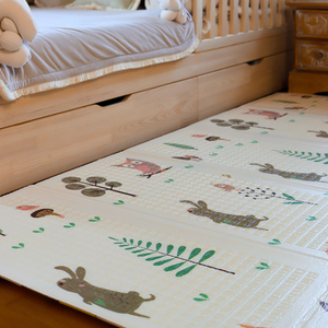 Dvostrana XXL pjenasta prostirka - sklopiva 1 CM (šuma s medvjedićem i konjima)