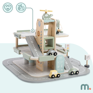 Drvena, trokatna garaža za djecu s pratećom opremom – parkiralište, benzinska postaja, autopraonica, helikopter