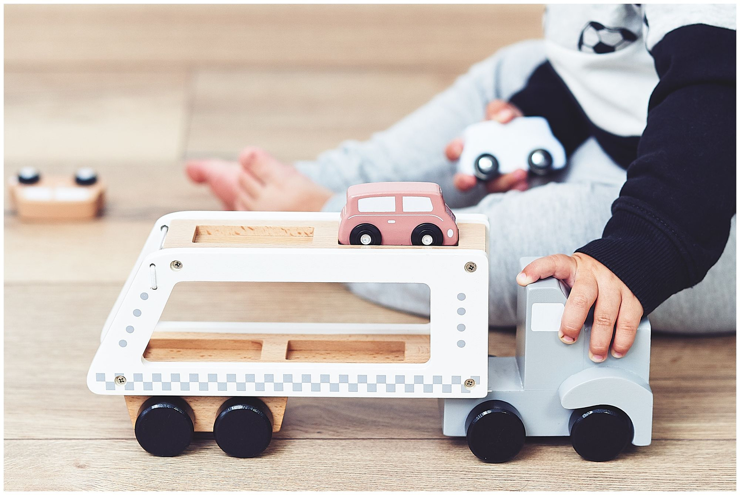 Drveni kamion - poluprikolica sa 4 automobila