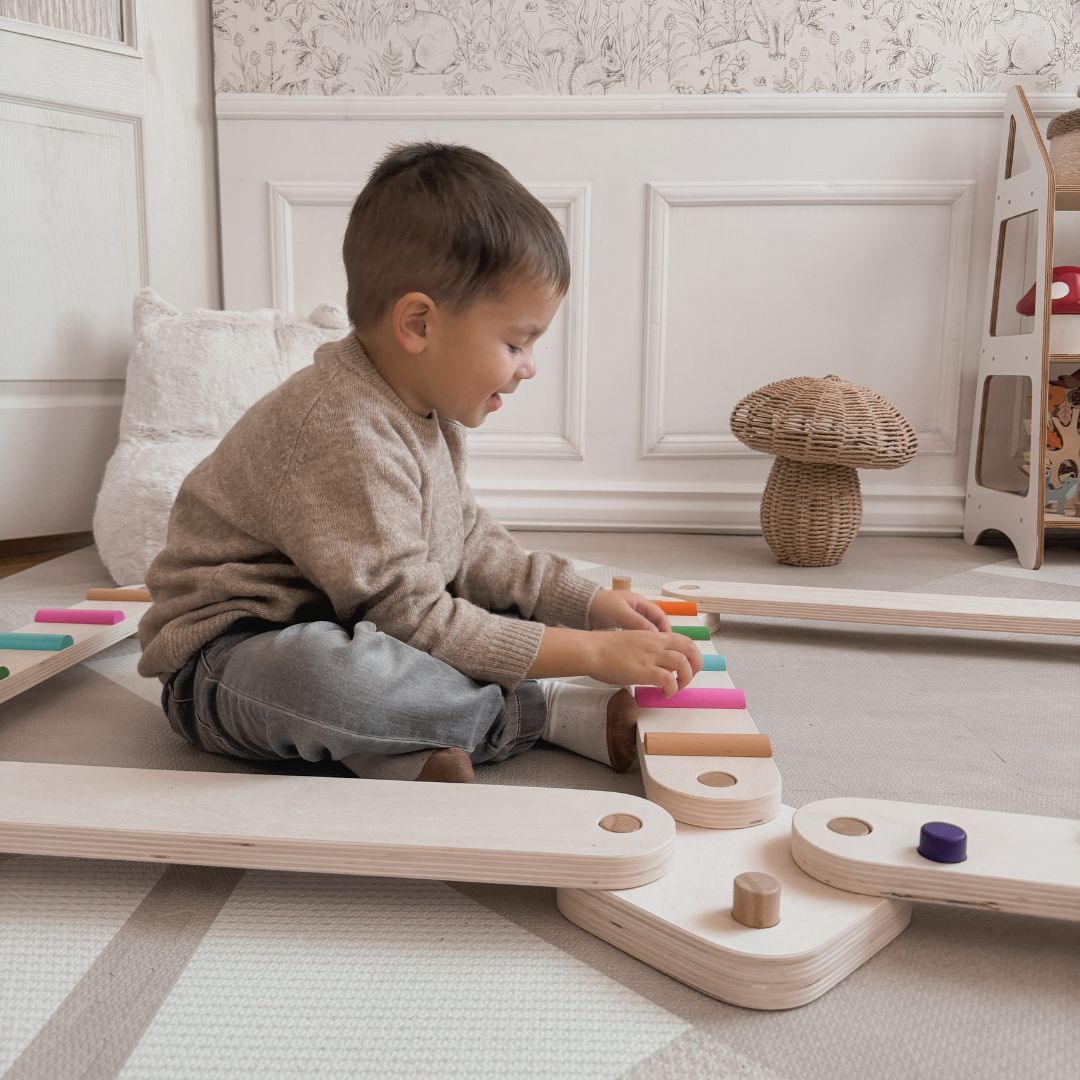 Drvena staza za ravnotežu - senzorna staza - 14 elemenata