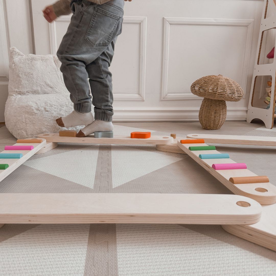 Drvena staza za ravnotežu - senzorna staza - 14 elemenata