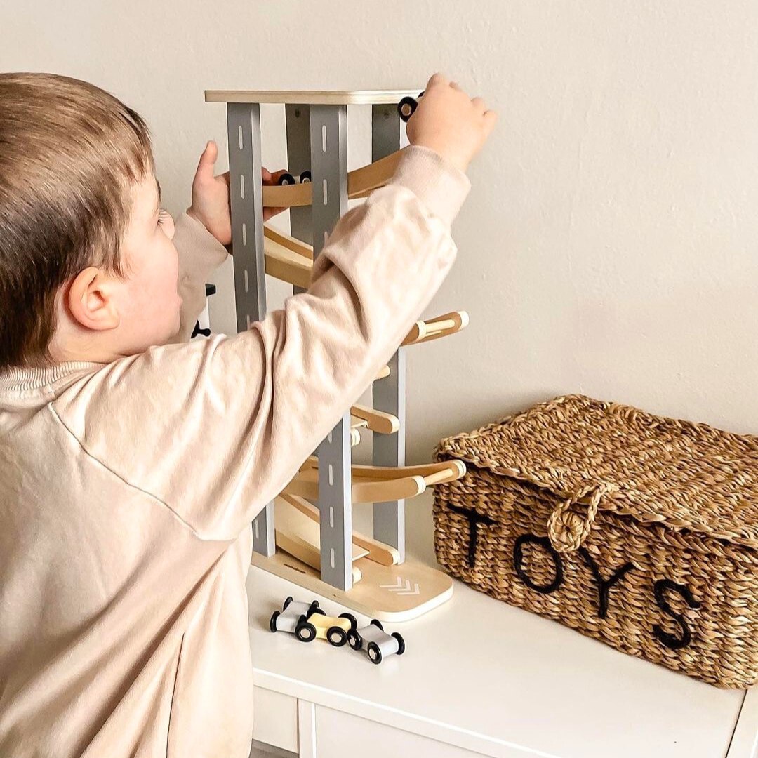 Drvena staza - tobogan za automobile - 6 katova