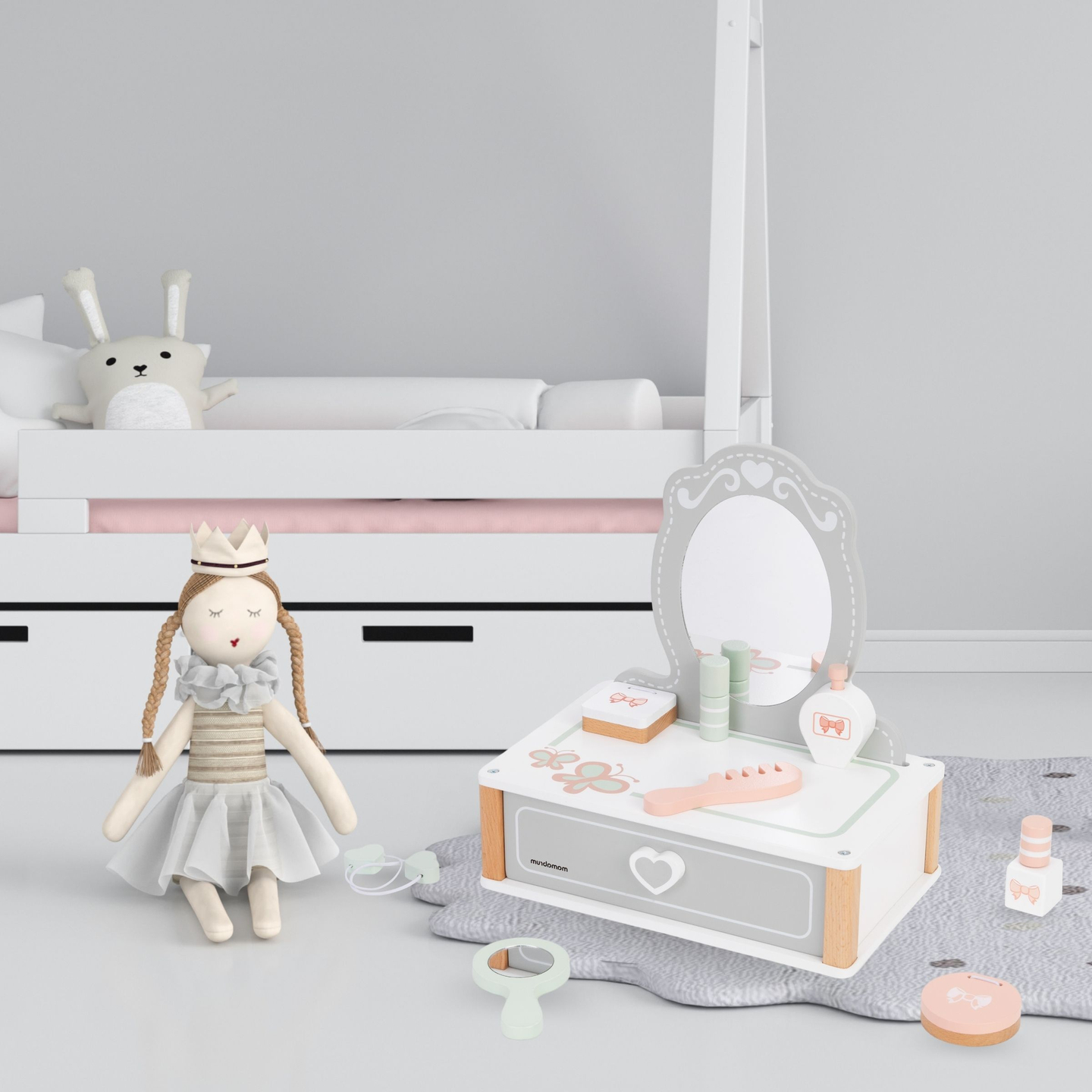 Drveni toaletni stolić za djecu s dodacima