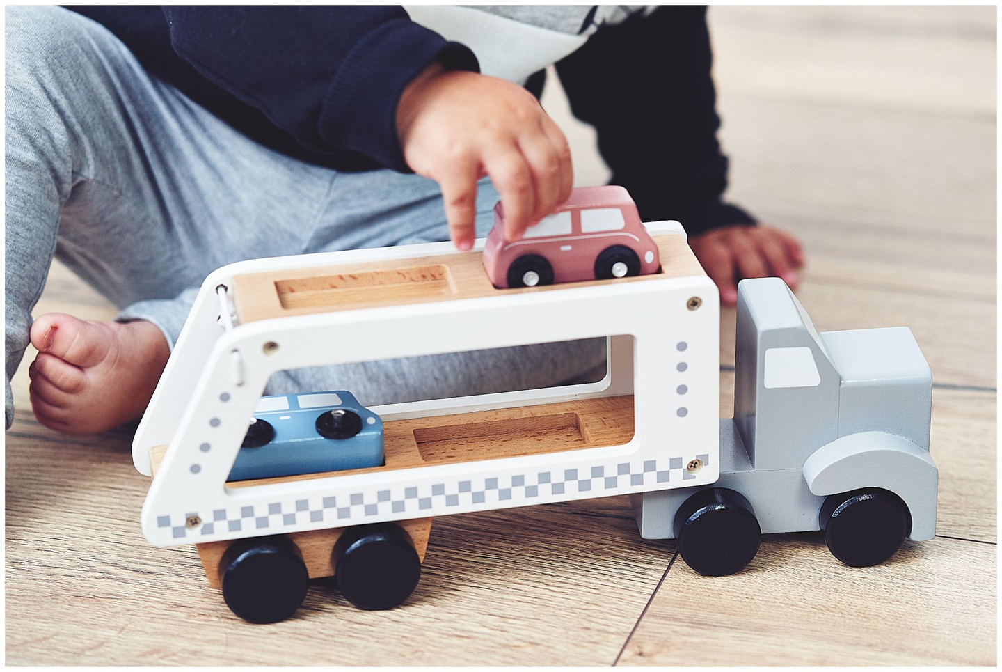 Drveni kamion - poluprikolica sa 4 automobila