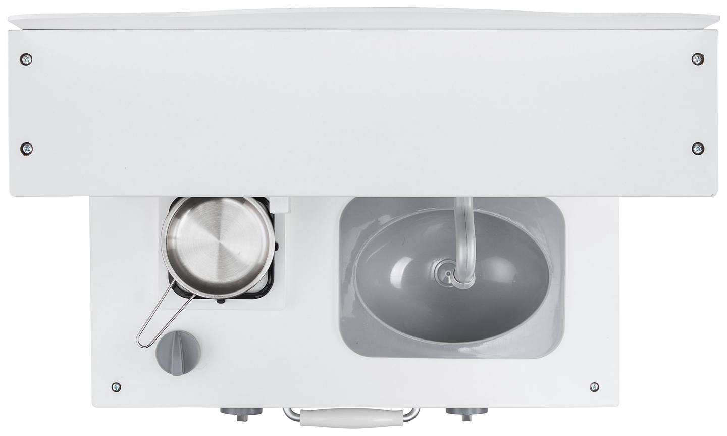 Bijela drvena kuhinja s pregačom, priborom i LED lampom