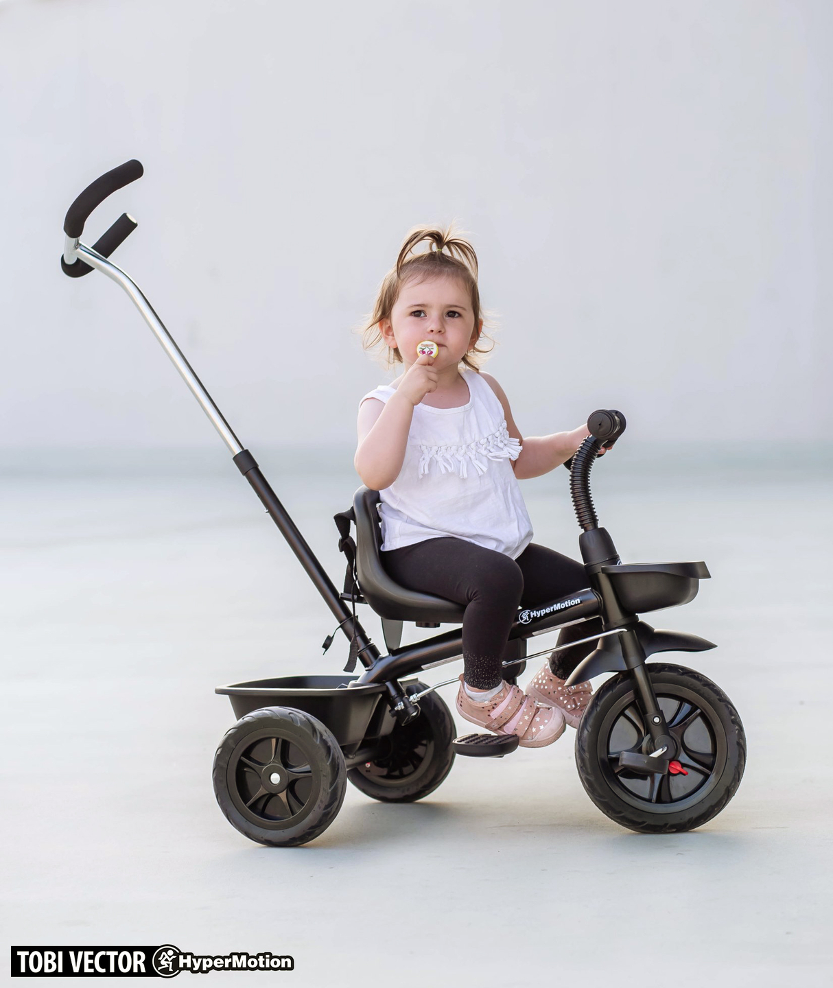 HyperMotion TOBI VECTOR tricikl - trajno napumpani kotači + potiskivač. Crna boja.
