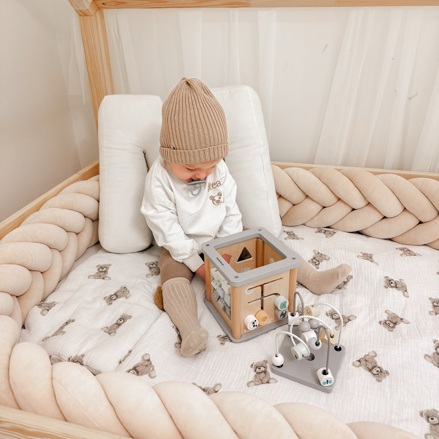 Drvena Montessori edukativna kocka - motorička petlja