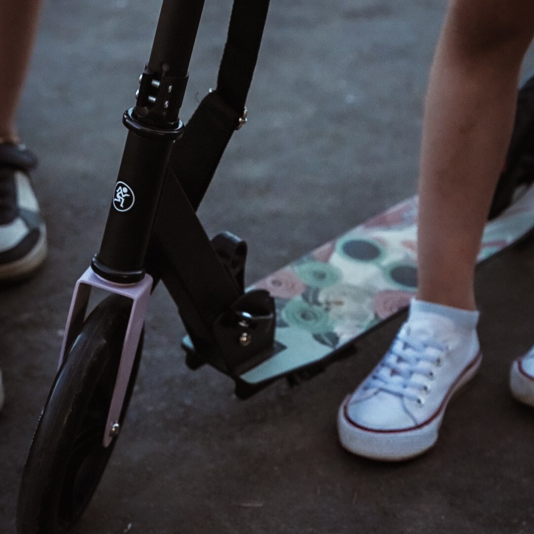 Gradski skuter na dva kotača VIBE Pink HyperMotion - 100 kg