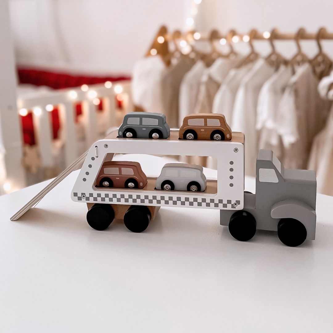 Drveni kamion - poluprikolica sa 4 automobila