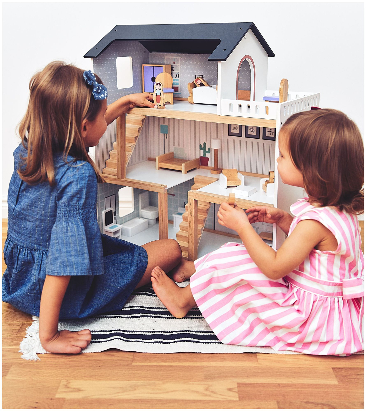 Bijela drvena kućica za lutke s dodacima 18 kom.