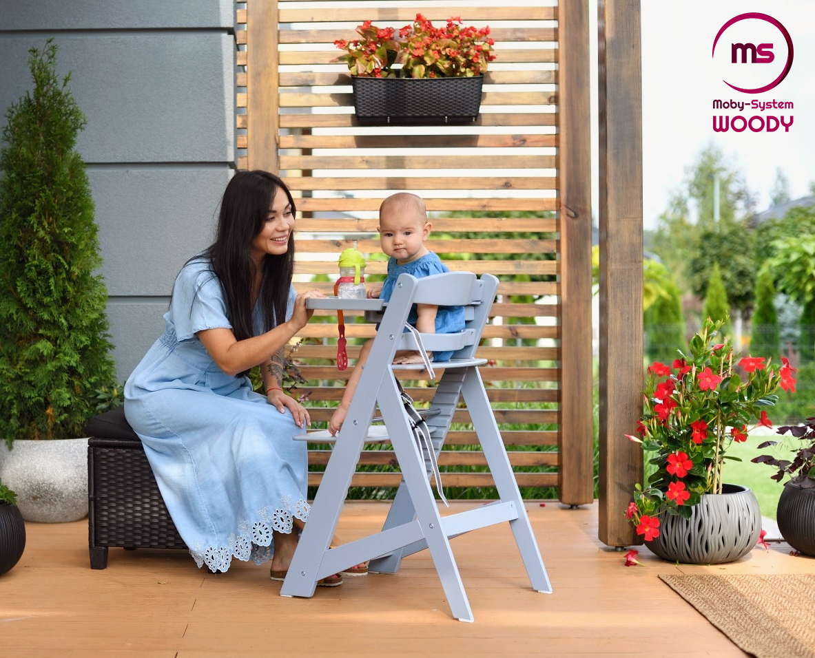 Moby-System WOODY drvena stolica za hranjenje - siva boja