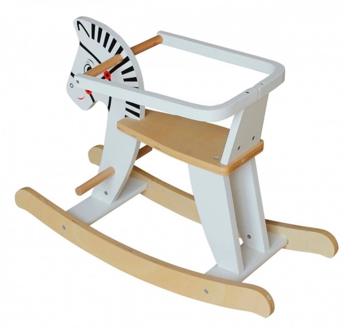 Drveni konjić za ljuljanje s ogradama K11