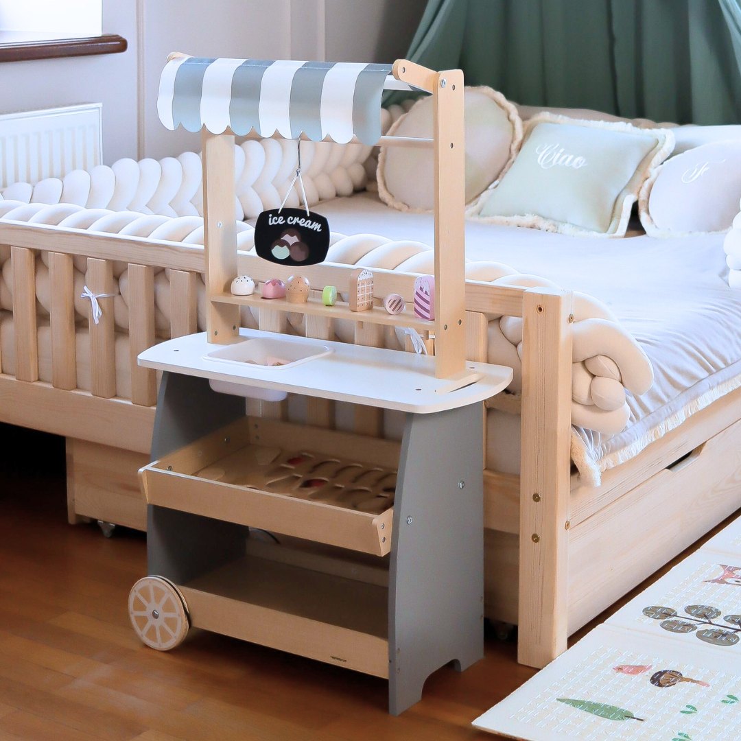 Drvena slastičarnica na kotače - kolica za sladoled