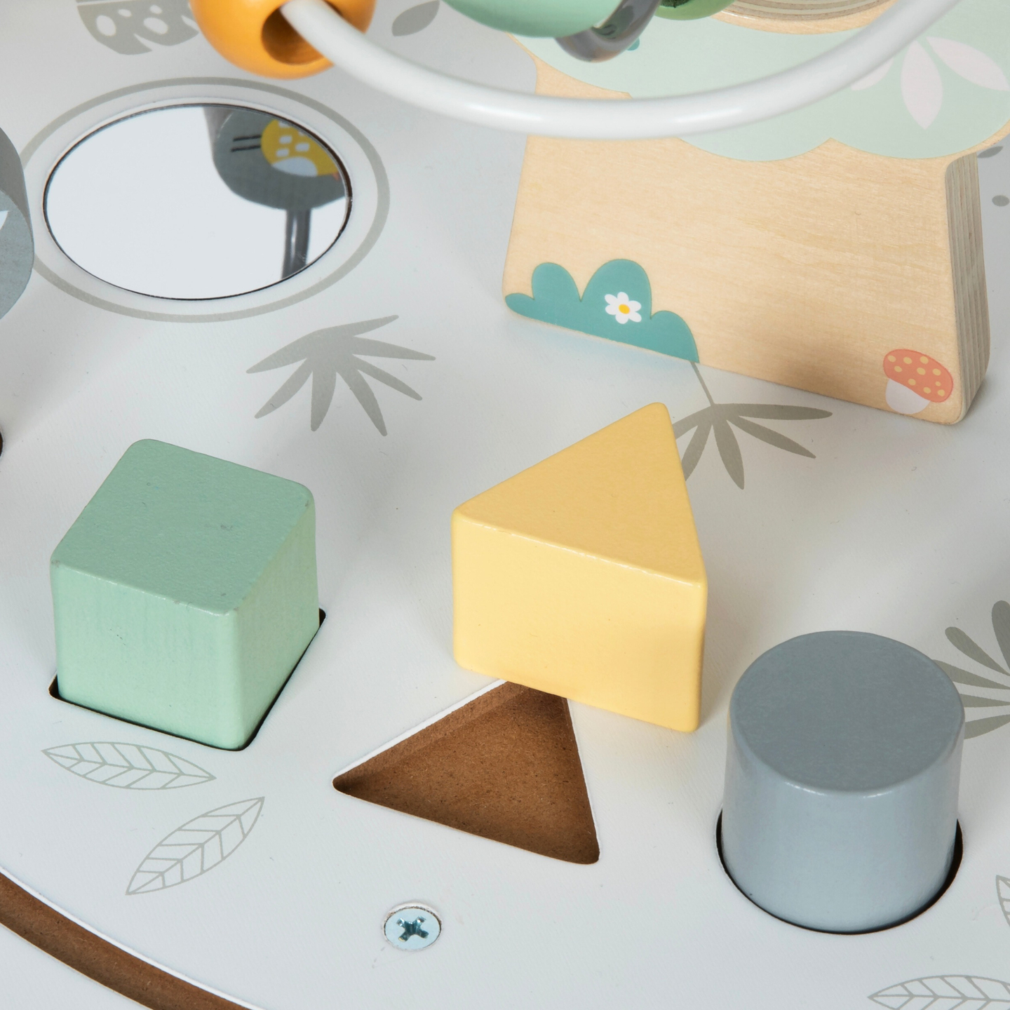 Drveni okrugli edukativni stol s magnetnim vlakićem i bacačem perlica