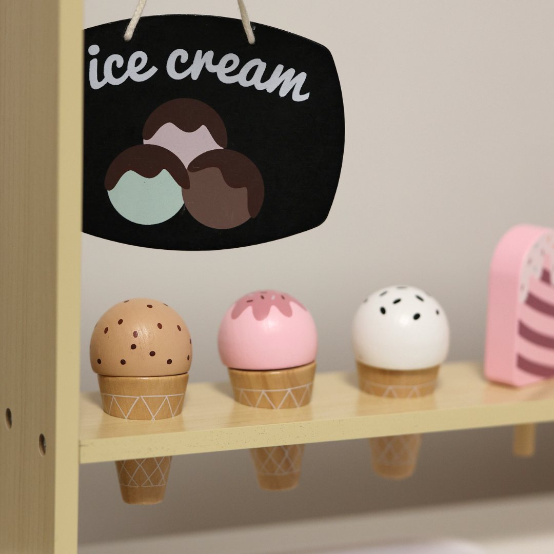 Drvena slastičarnica na kotače - kolica za sladoled