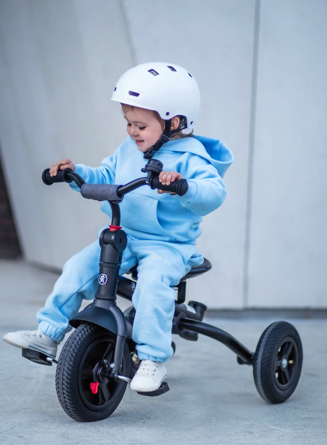 Tobi Velar tricikl + kišna navlaka - siva