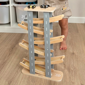 Drvena staza - tobogan za automobile - 6 katova