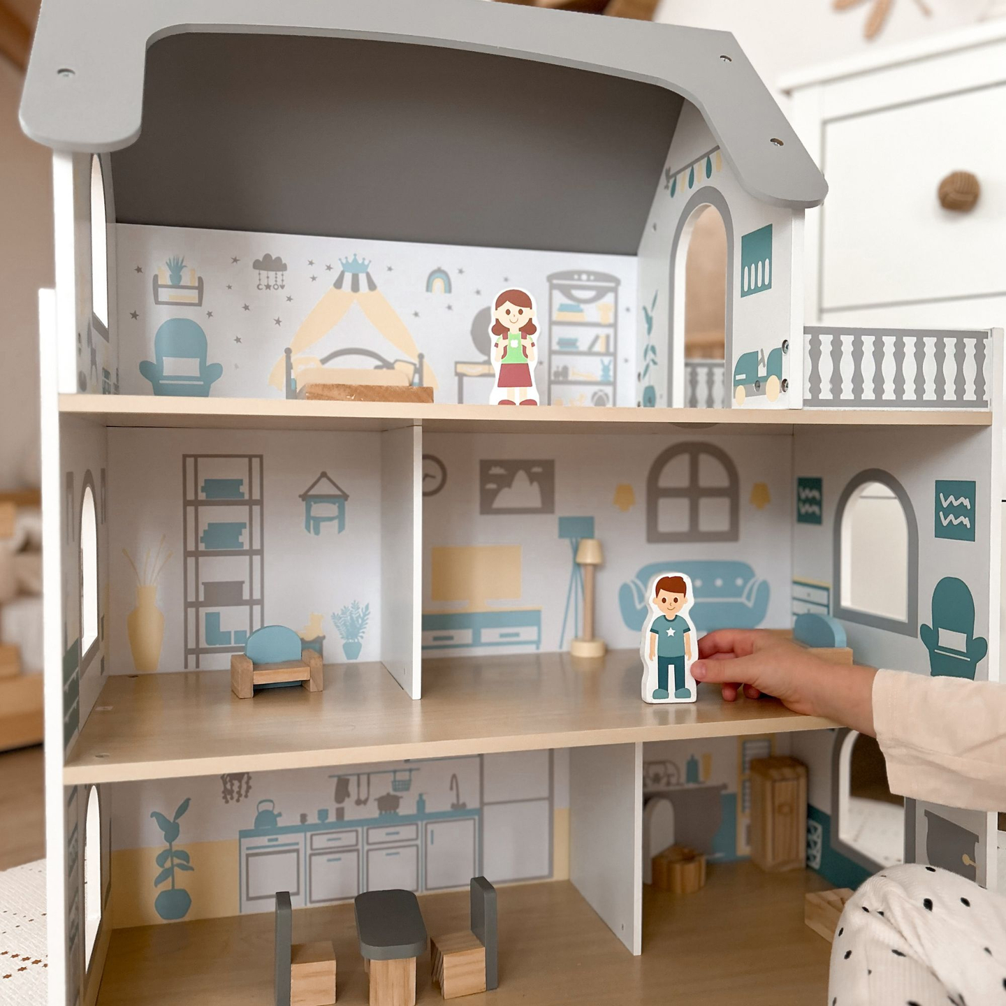 Bijela drvena kućica za lutke s terasom i dodacima