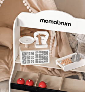 Mini market - trgovina s vagom, terminalom, platnom karticom i voćem