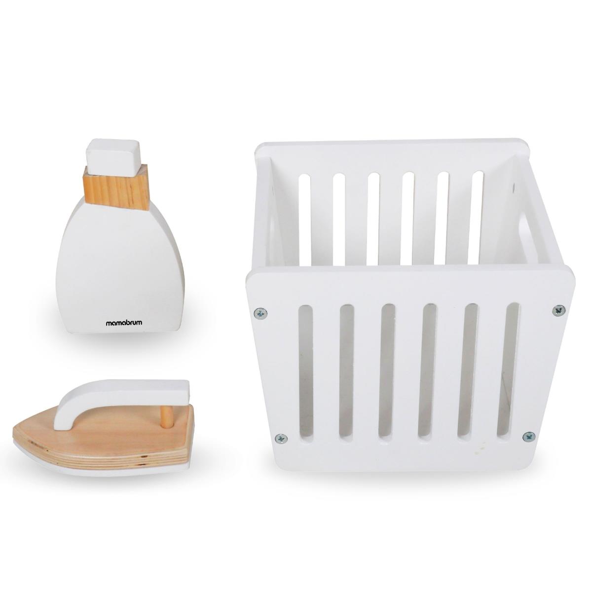 Drvena perilica rublja s glačalom, košarom i tekućinom za pranje