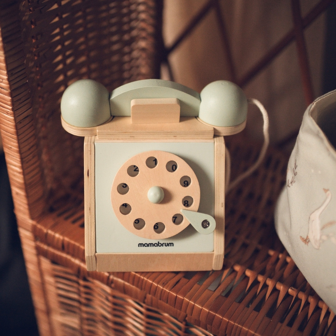 Drveni retro telefon - mint
