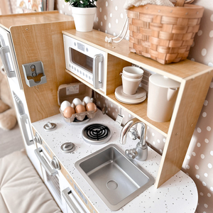 XXL drvena kuhinja s LED rasvjetom, pregačom i priborom