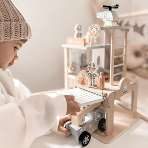 Drveni vatrogasni dom s dodacima, vatrogasni dom