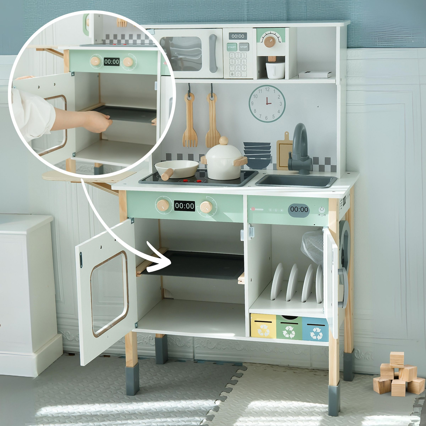 Interaktivna kuhinja s perilicom rublja, perilicom posuđa i pločom za pisanje kredom