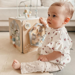 Velika drvena kocka za aktivnosti s petljom - Montessori