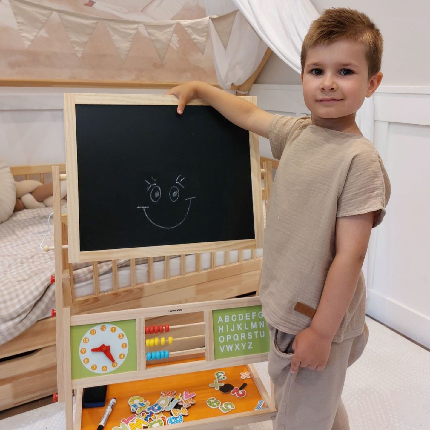 Velika dvostrana edukativna ploča: magnetna i kreda - suhobrisanje, drvena