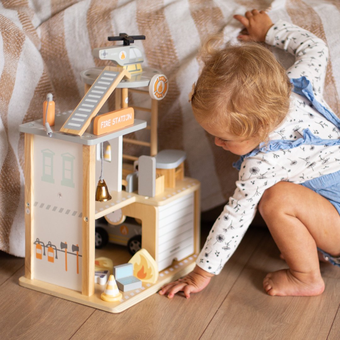 Drveni vatrogasni dom s dodacima, vatrogasni dom