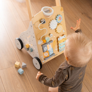 Drvena edukativna hodalica 8 u 1 / guralica za bebe - manipulativna daska