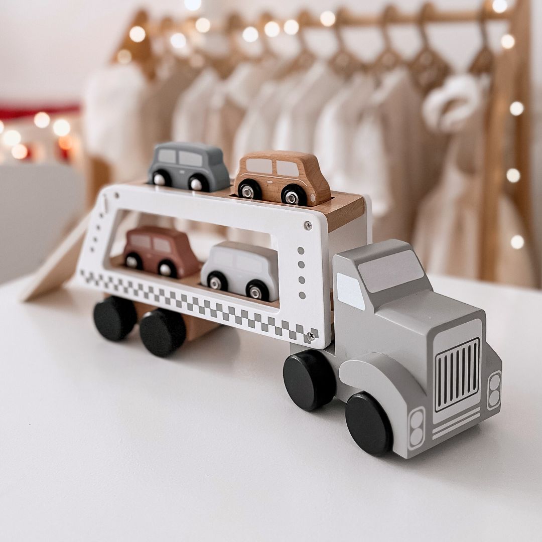 Drveni kamion - poluprikolica sa 4 automobila