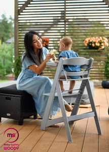 Moby-System WOODY drvena stolica za hranjenje - siva boja