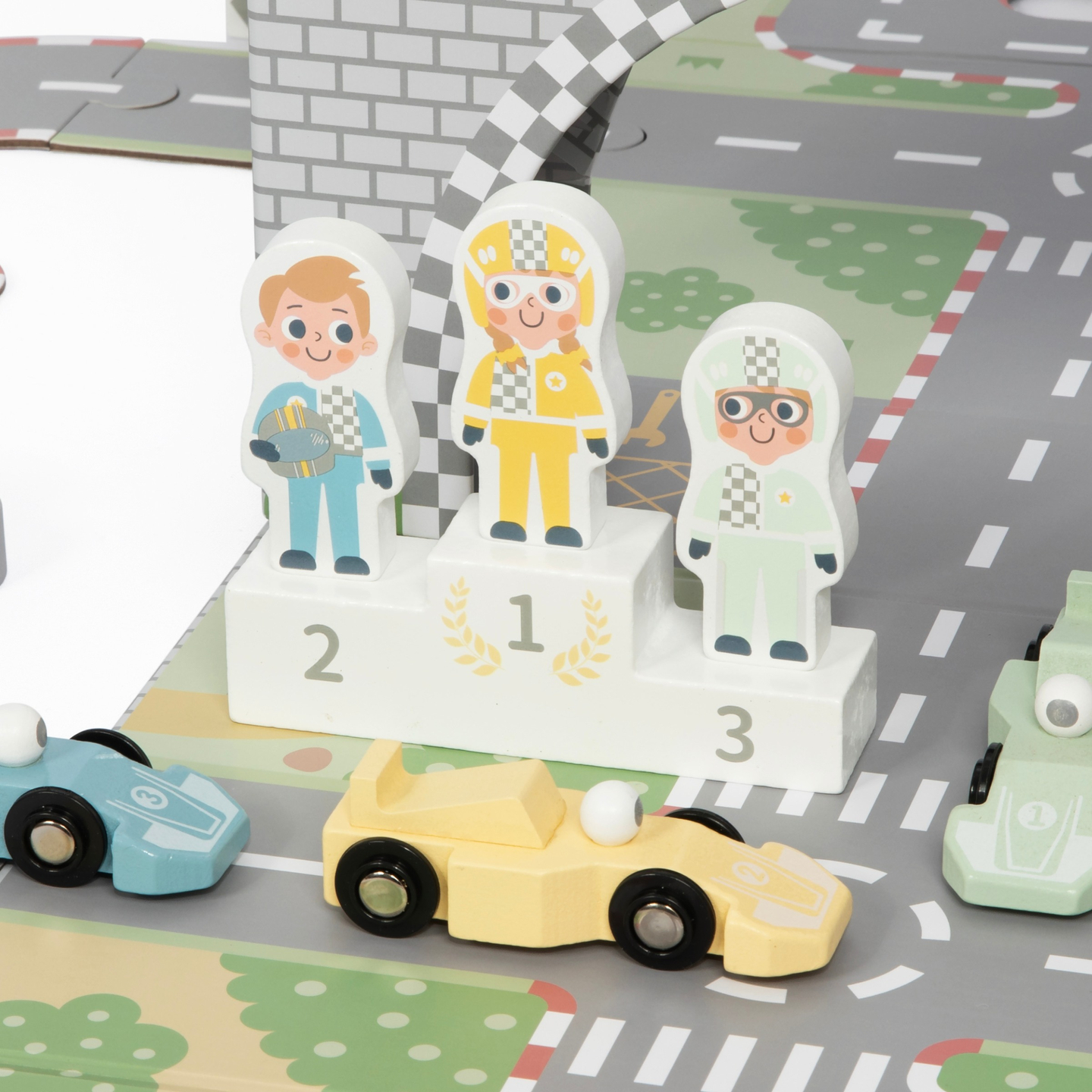 Magnetni kofer s trkaćom stazom, drvenim vozilima i cestovnim dodacima